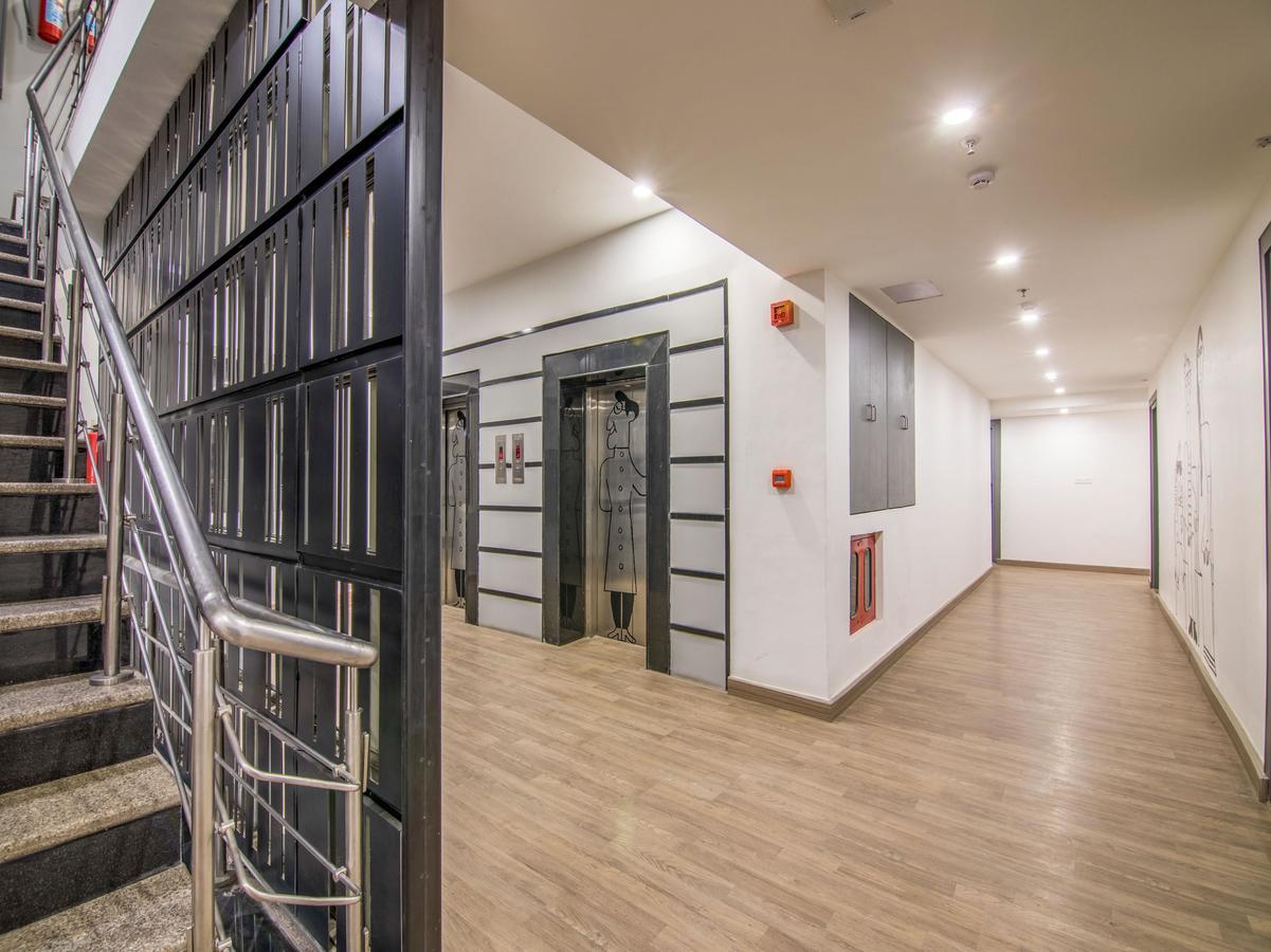 Oyo Townhouse 028 Corporate Suite Нойда Екстер'єр фото