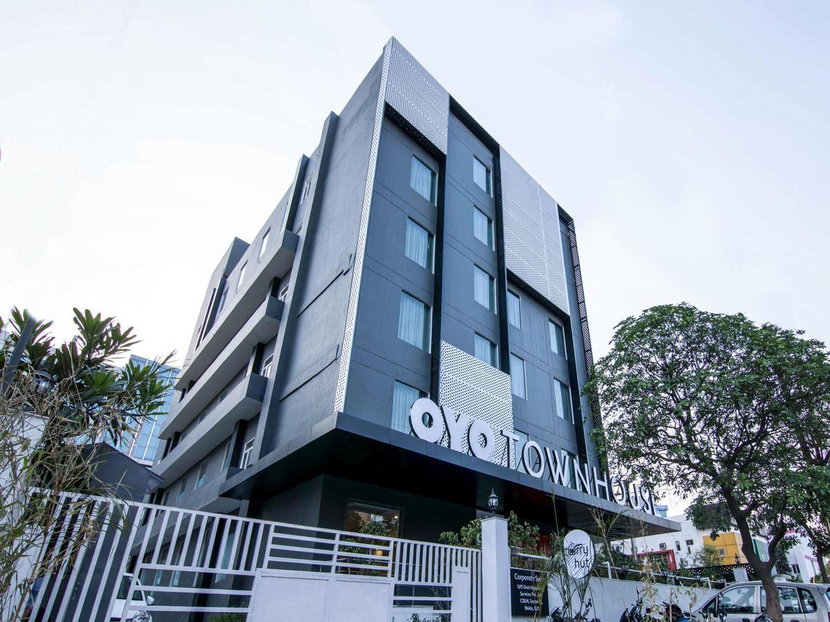Oyo Townhouse 028 Corporate Suite Нойда Екстер'єр фото