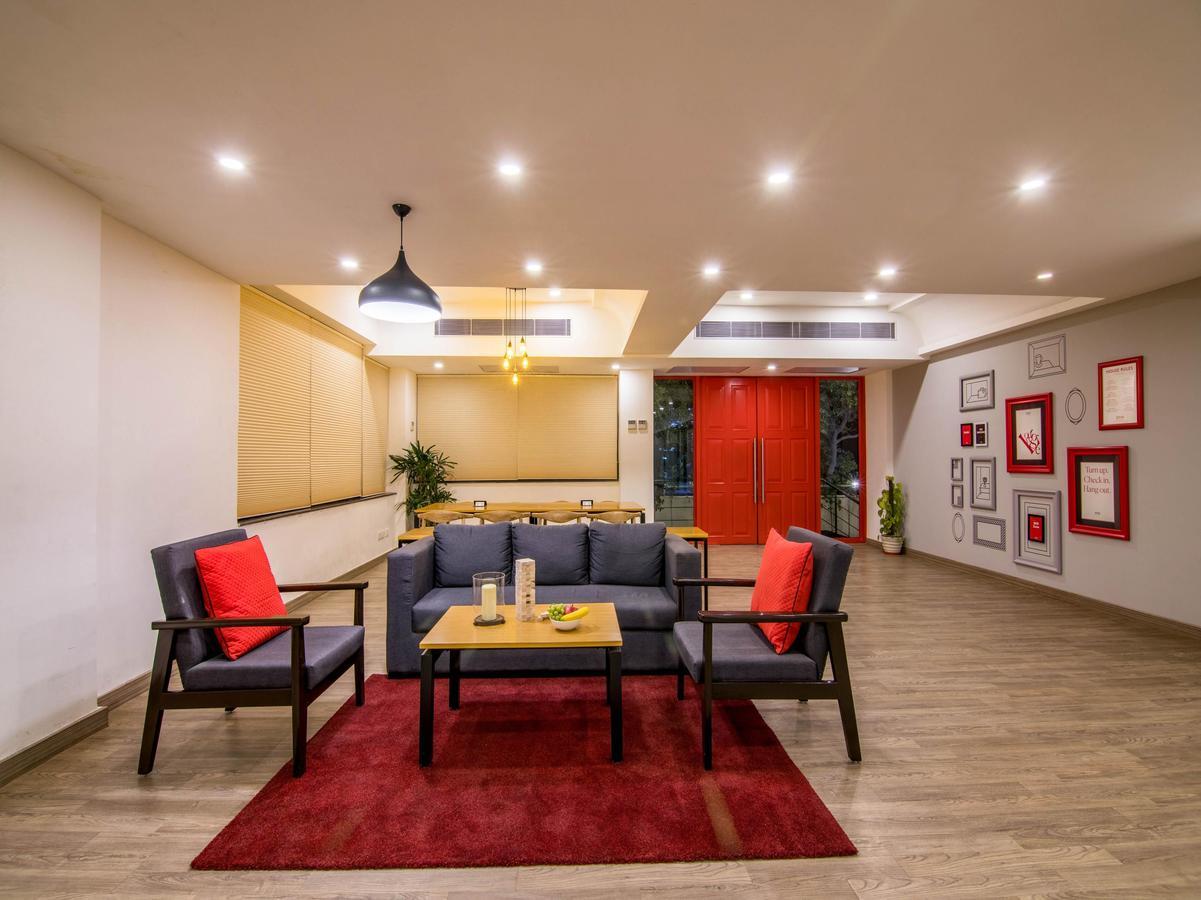 Oyo Townhouse 028 Corporate Suite Нойда Екстер'єр фото