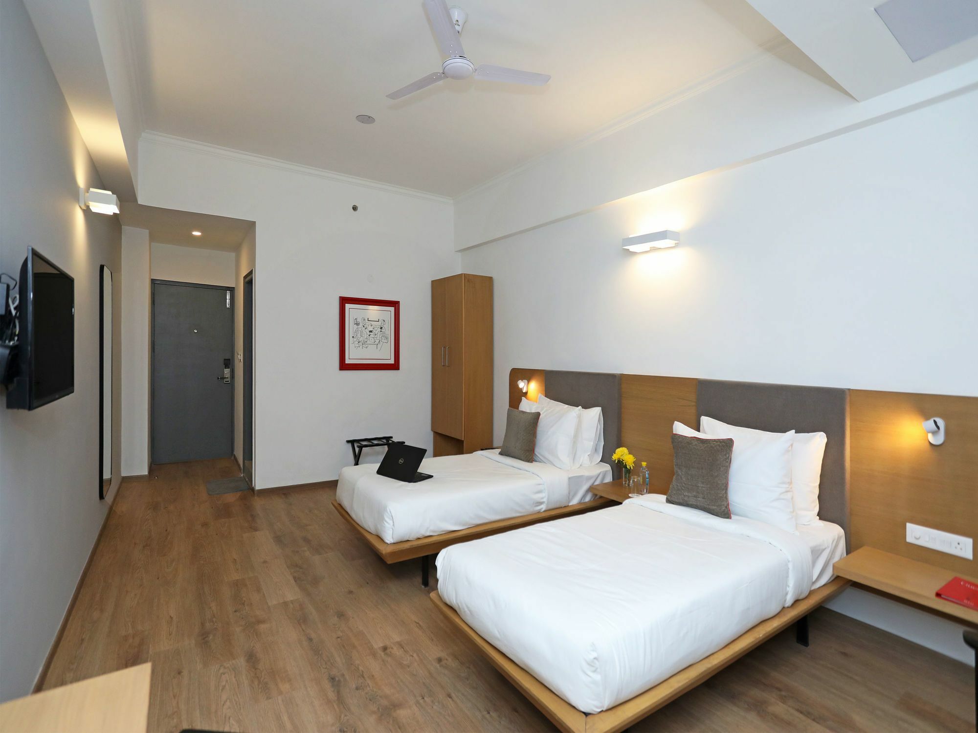 Oyo Townhouse 028 Corporate Suite Нойда Екстер'єр фото