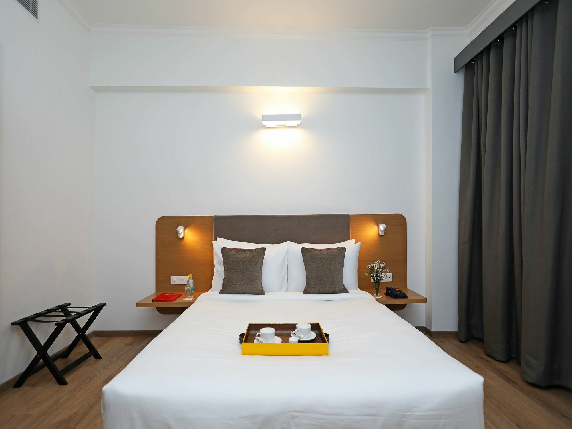 Oyo Townhouse 028 Corporate Suite Нойда Екстер'єр фото