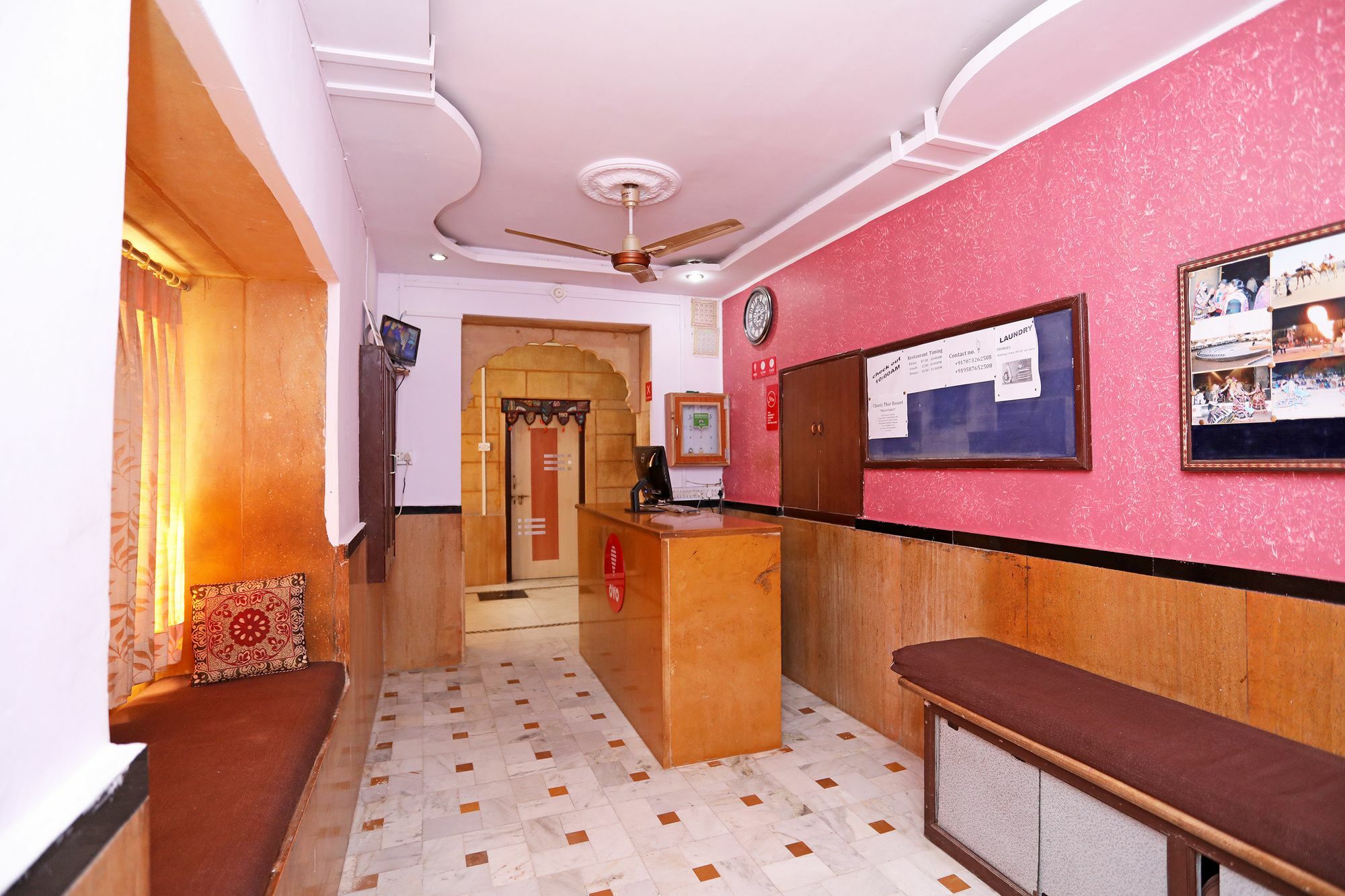 Oyo Townhouse 028 Corporate Suite Нойда Екстер'єр фото