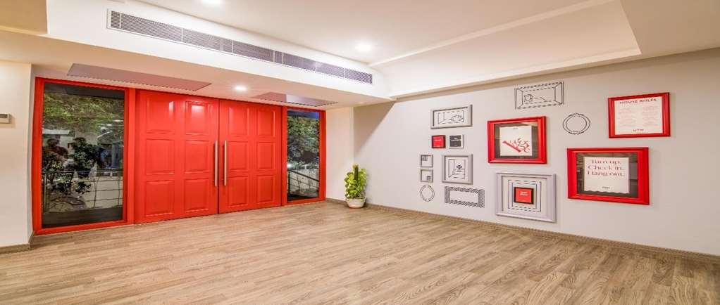 Oyo Townhouse 028 Corporate Suite Нойда Зручності фото