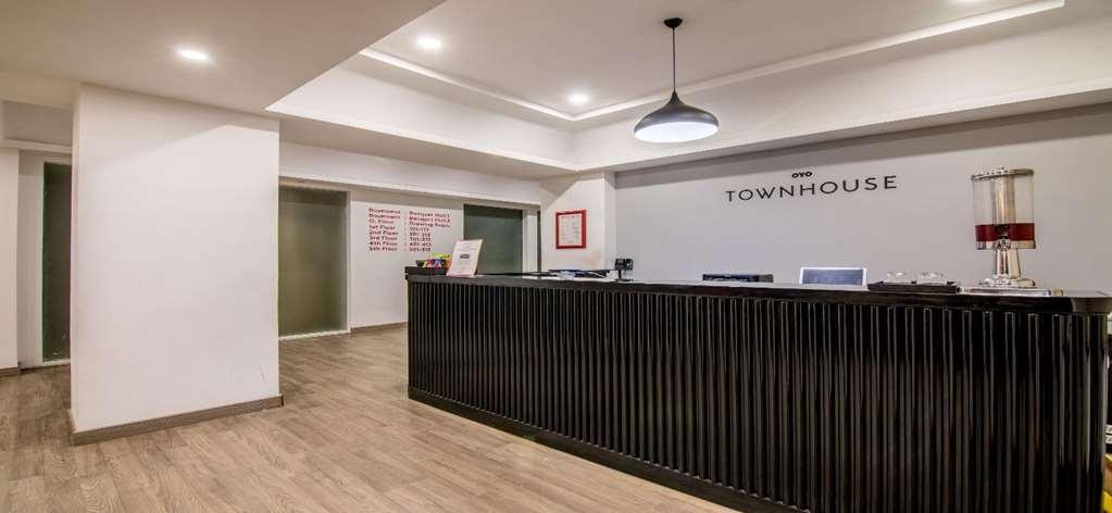 Oyo Townhouse 028 Corporate Suite Нойда Інтер'єр фото