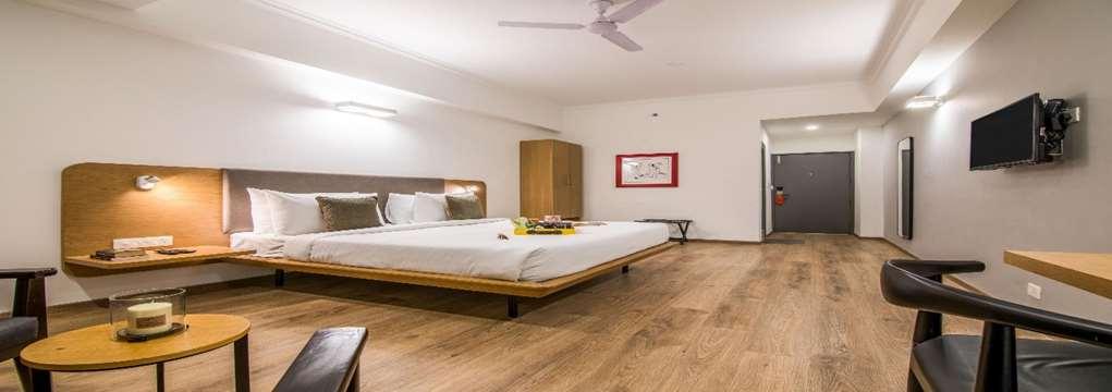 Oyo Townhouse 028 Corporate Suite Нойда Номер фото